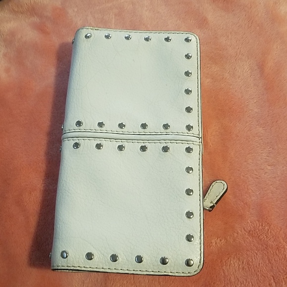 Michael Kors off white studded silver studswallet - Picture 2 of 6